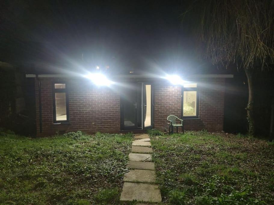 דירות לונדון Holiday Out House מראה חיצוני תמונה